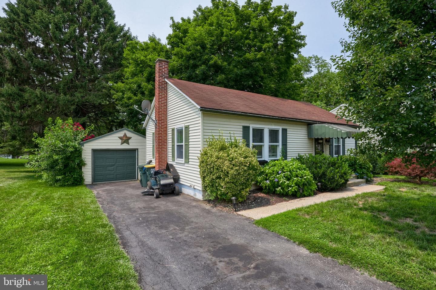 138 Crest Avenue, Lancaster