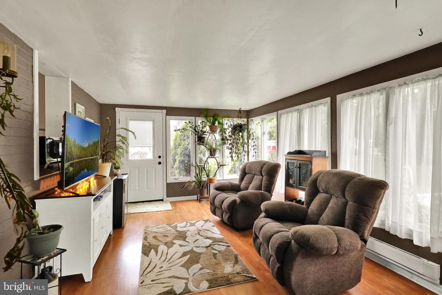 6351 Jackson Drive photo 9