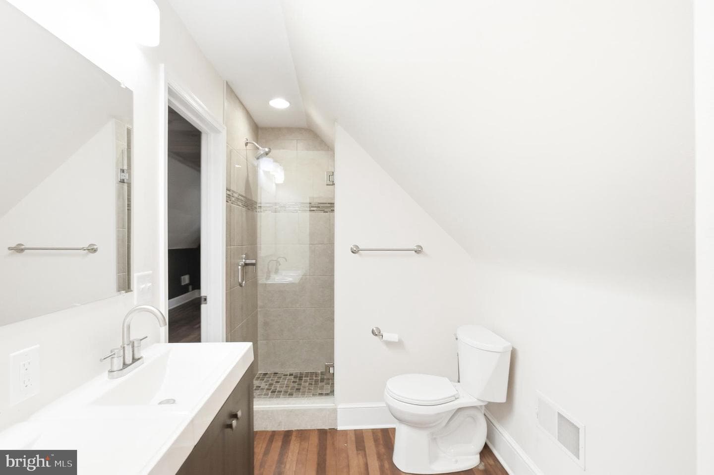 1605 Wilson Avenue photo 16