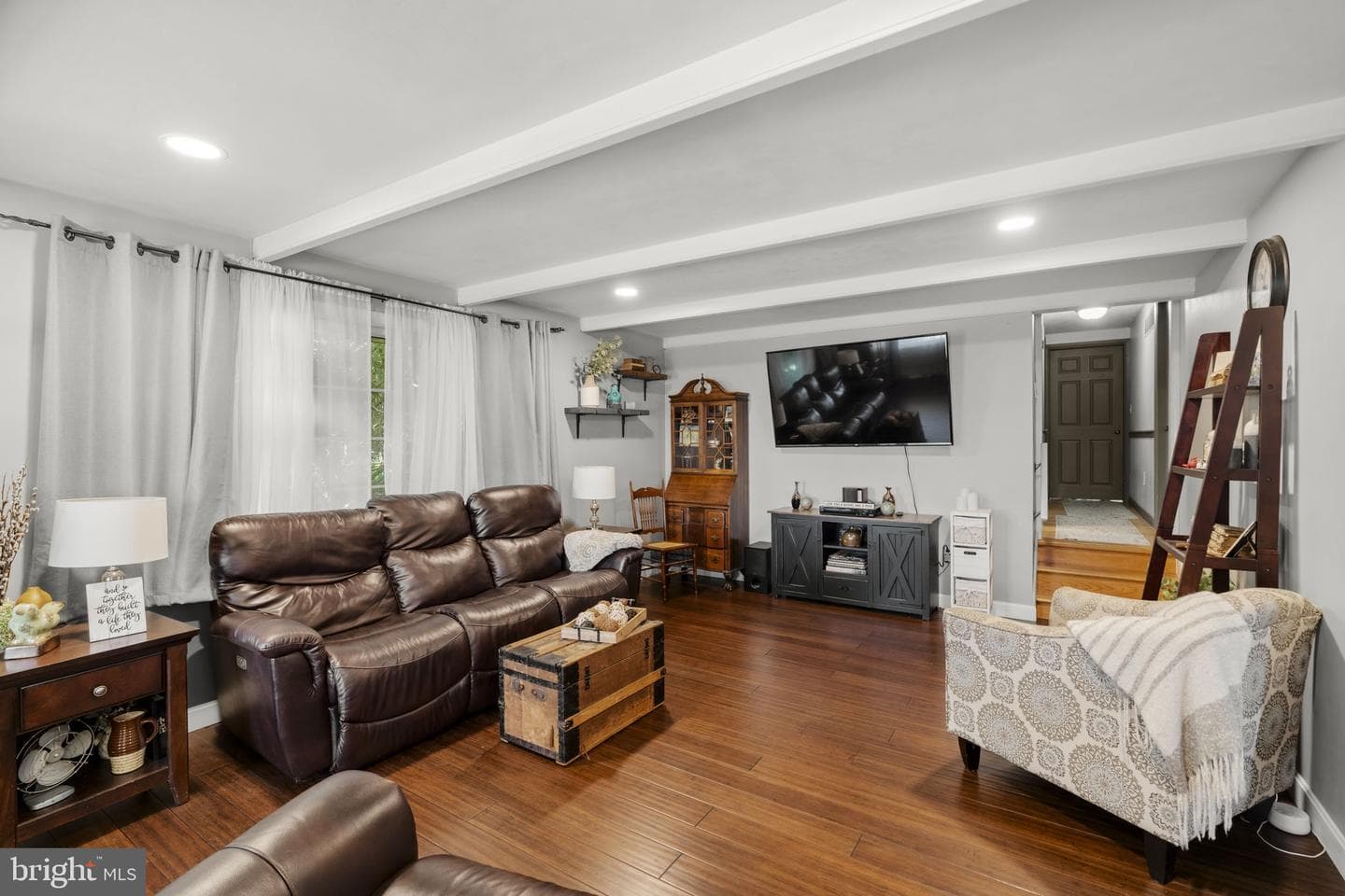 201 Hillcrest Road photo 3