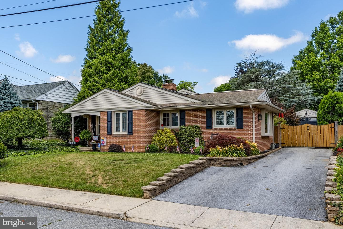 201 Hillcrest Road photo 37