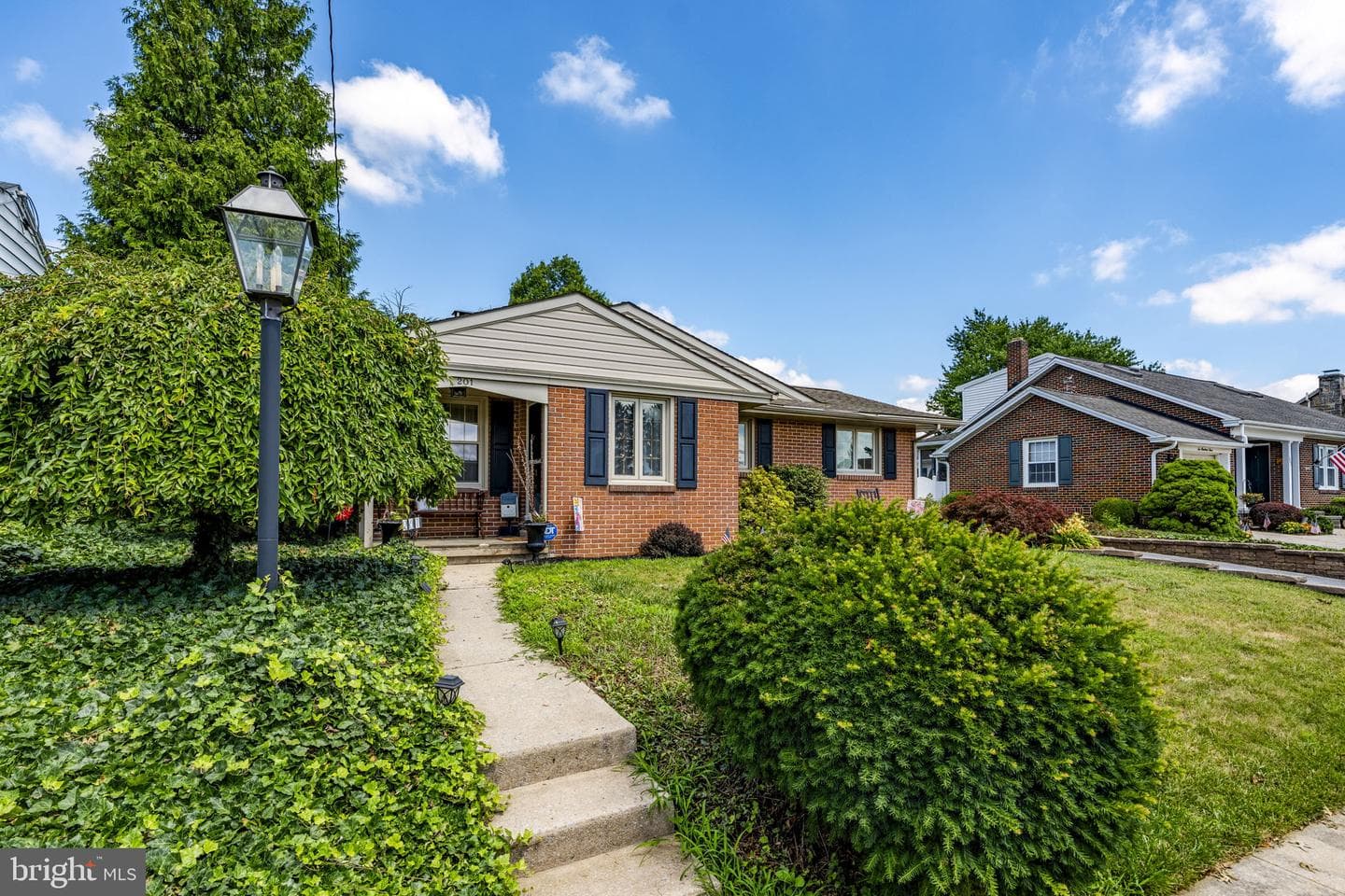 201 Hillcrest Road photo 39