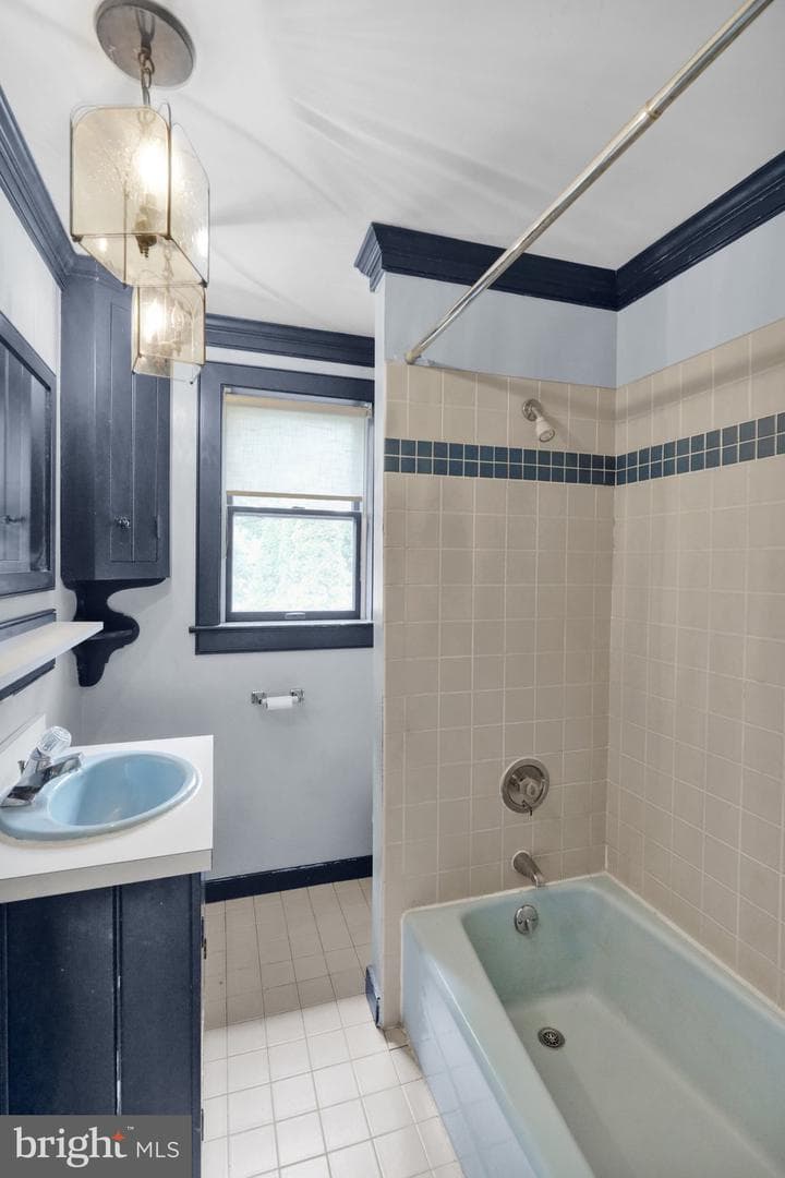 1194 Elm Avenue photo 16