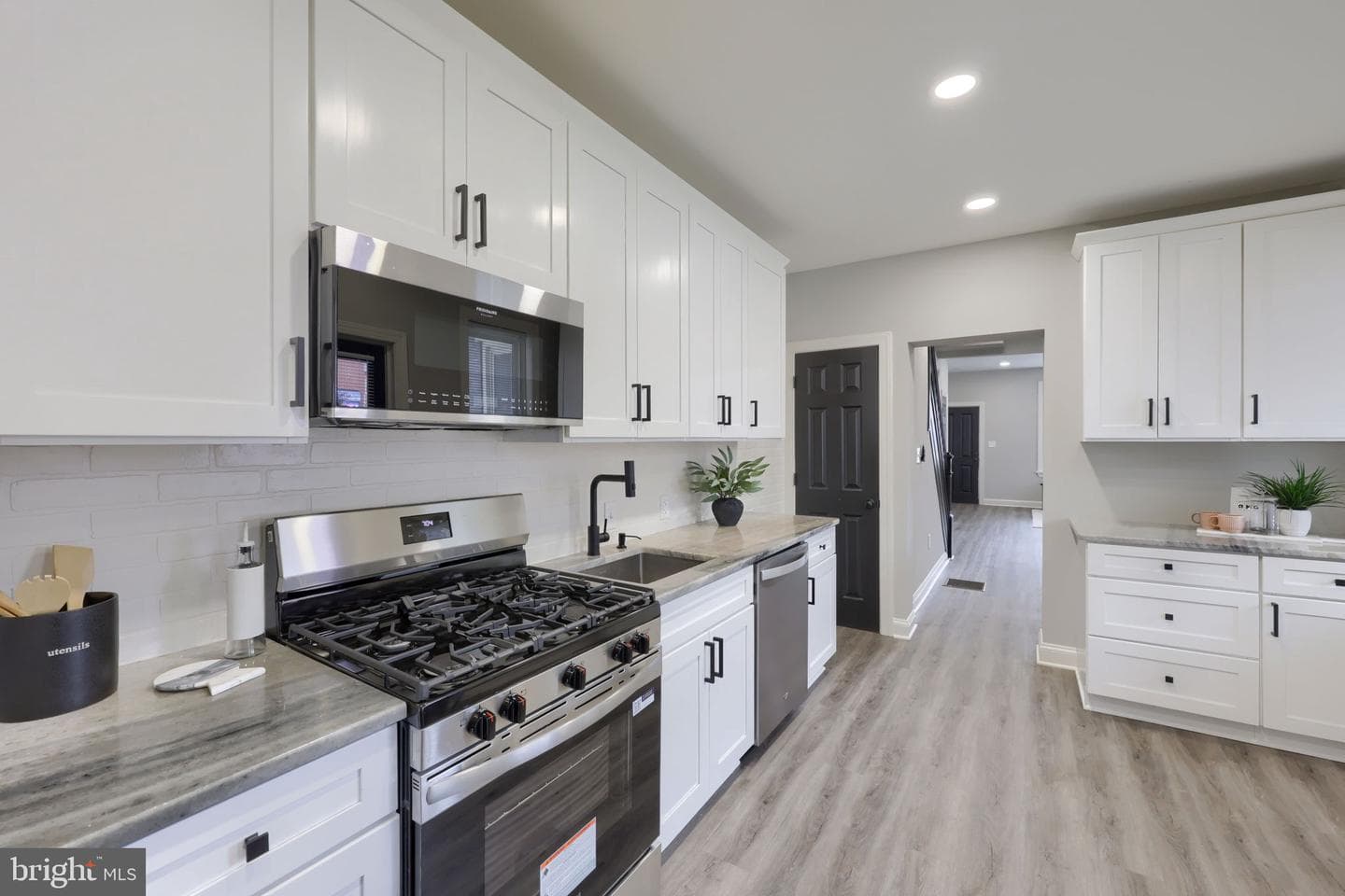 662 Walnut Street photo 11