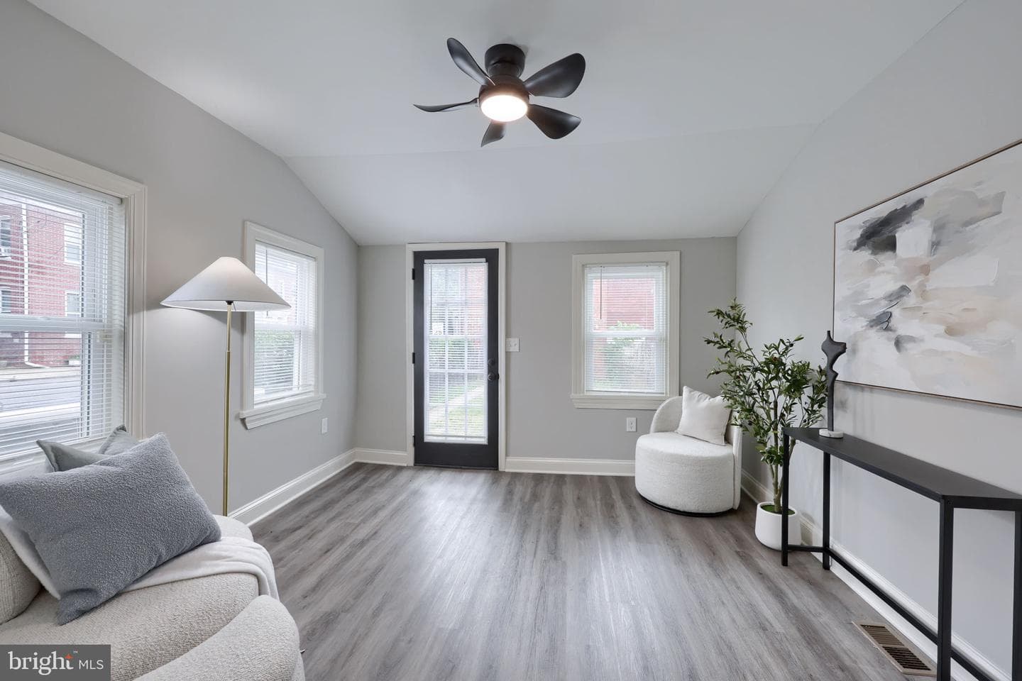 662 Walnut Street photo 15