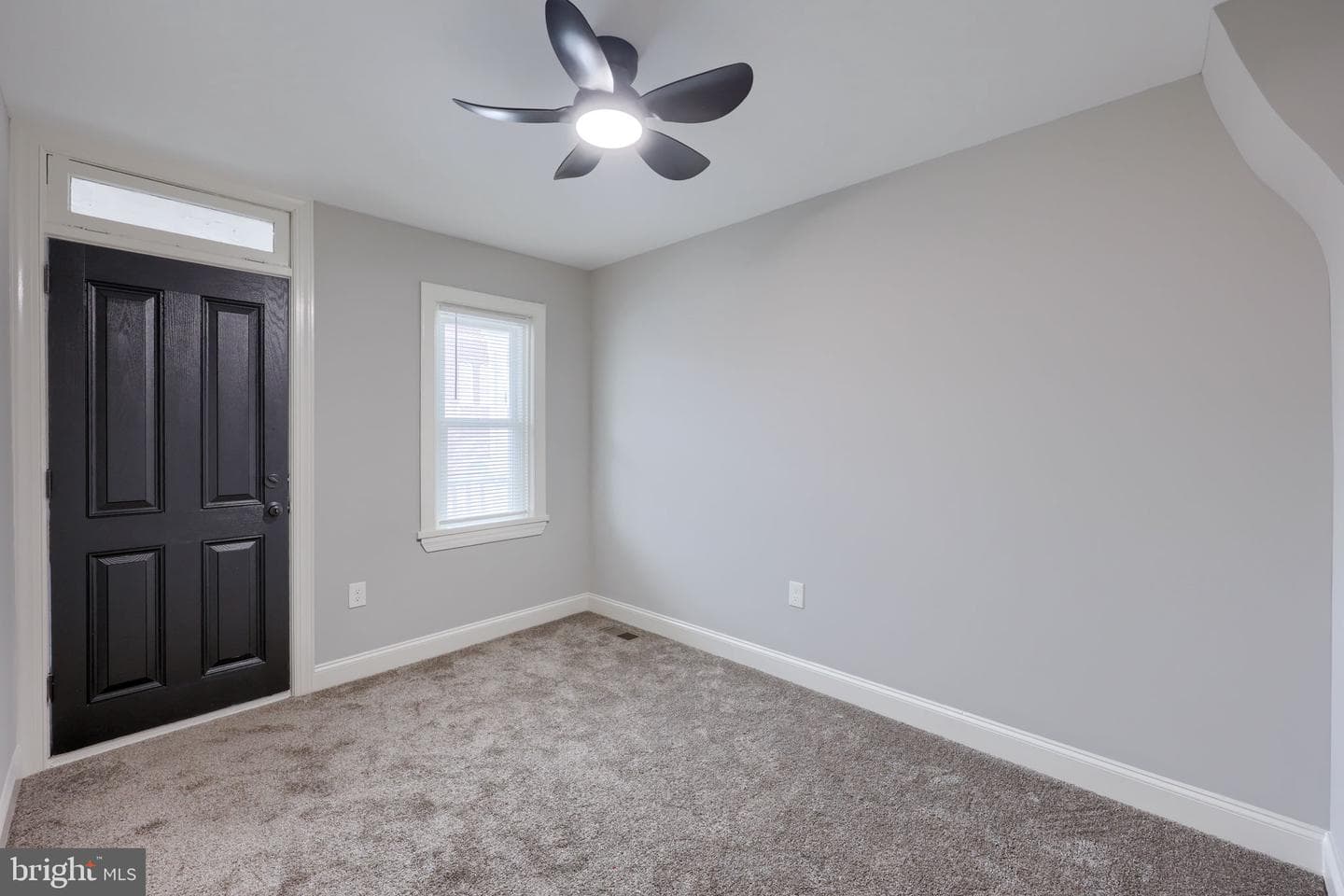 662 Walnut Street photo 17