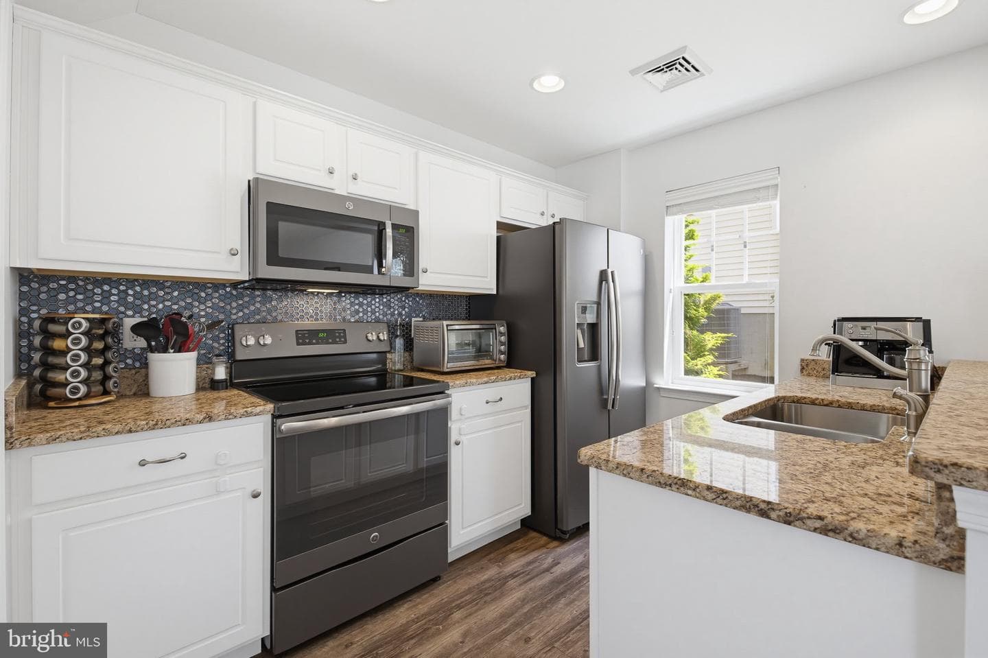 307 Cabot Circle photo 10