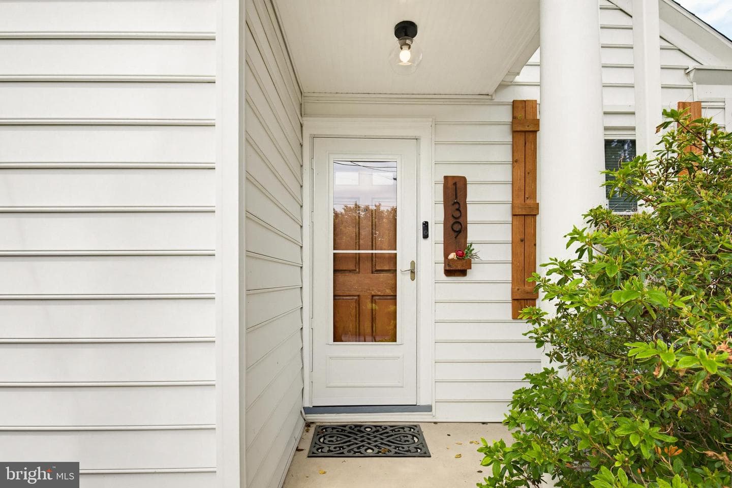 139 Montrose Avenue photo 3