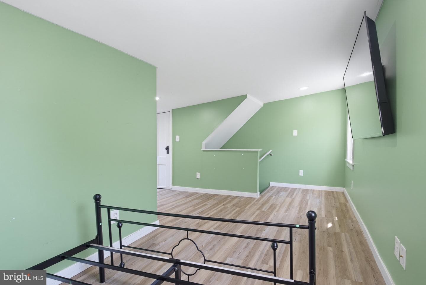 2624 Duke Street photo 16