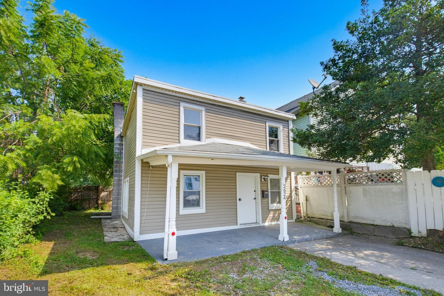 2624 Duke Street photo 30