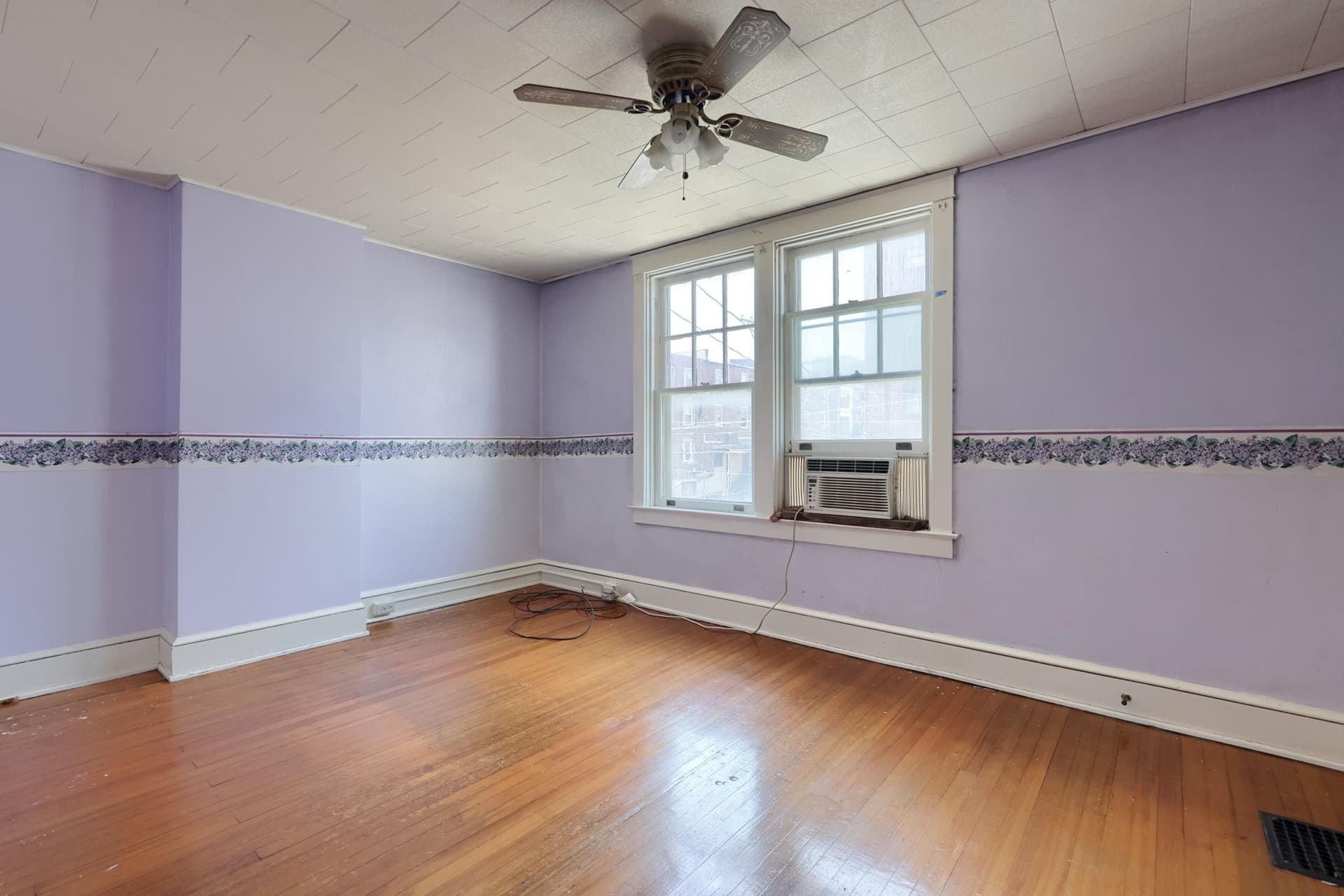 364 E Liberty Street photo 17