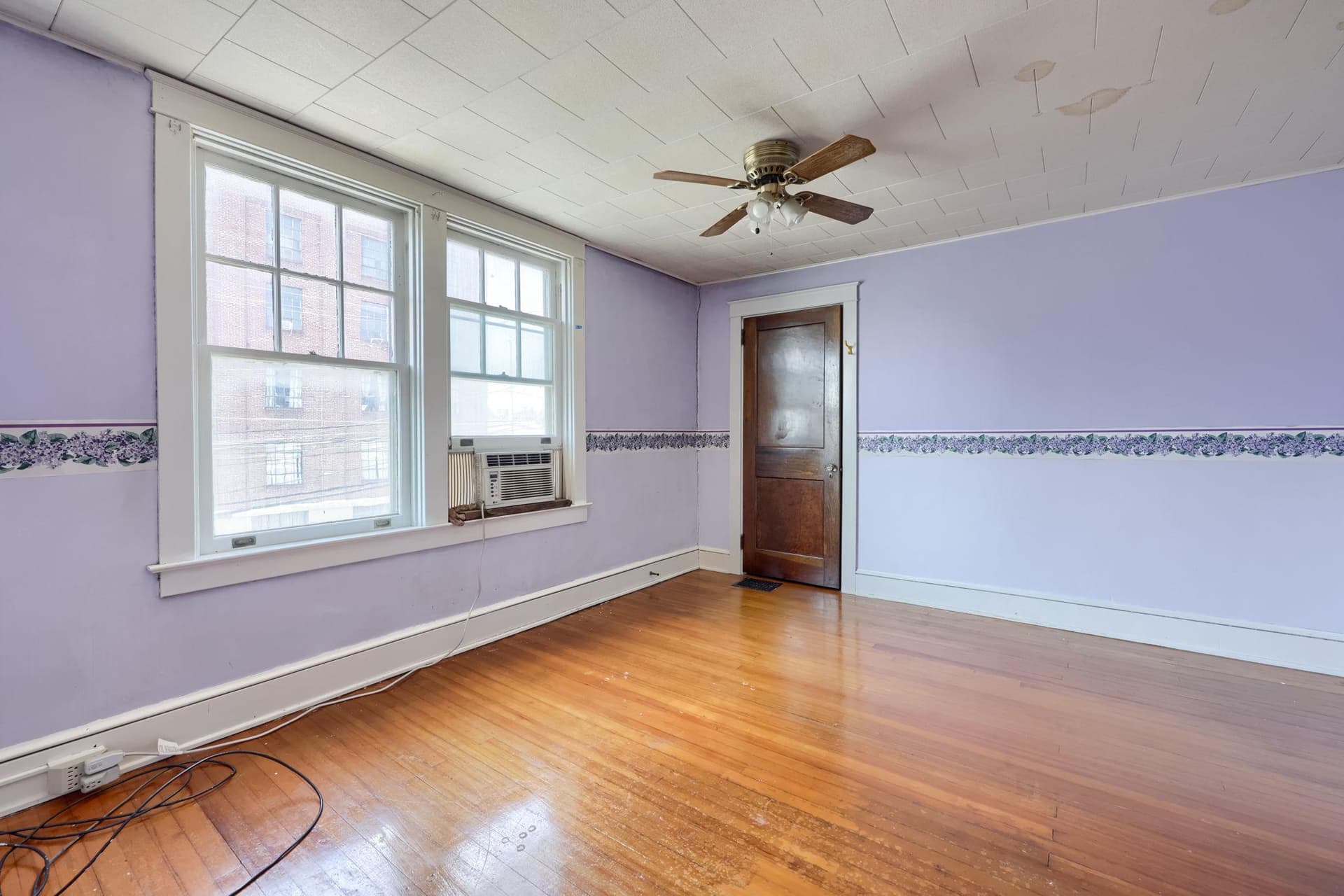 364 E Liberty Street photo 18