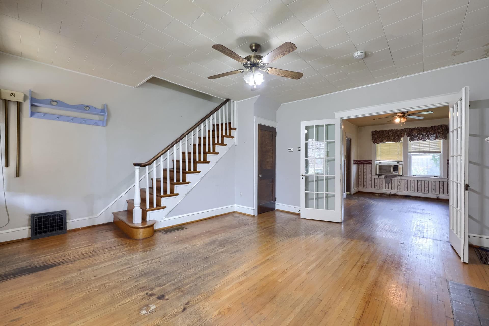 364 E Liberty Street photo 7
