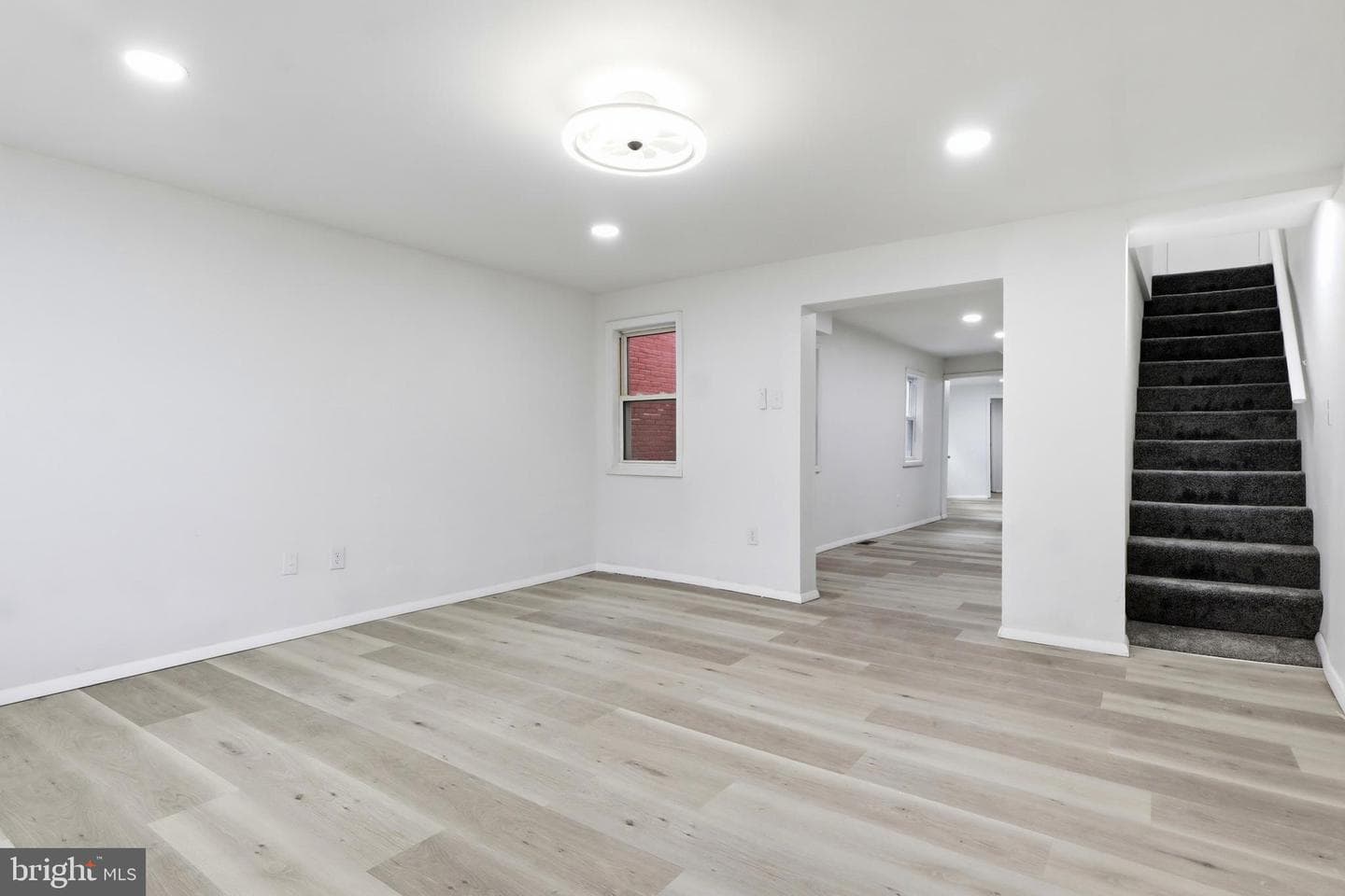 238 S 4th Street photo 4