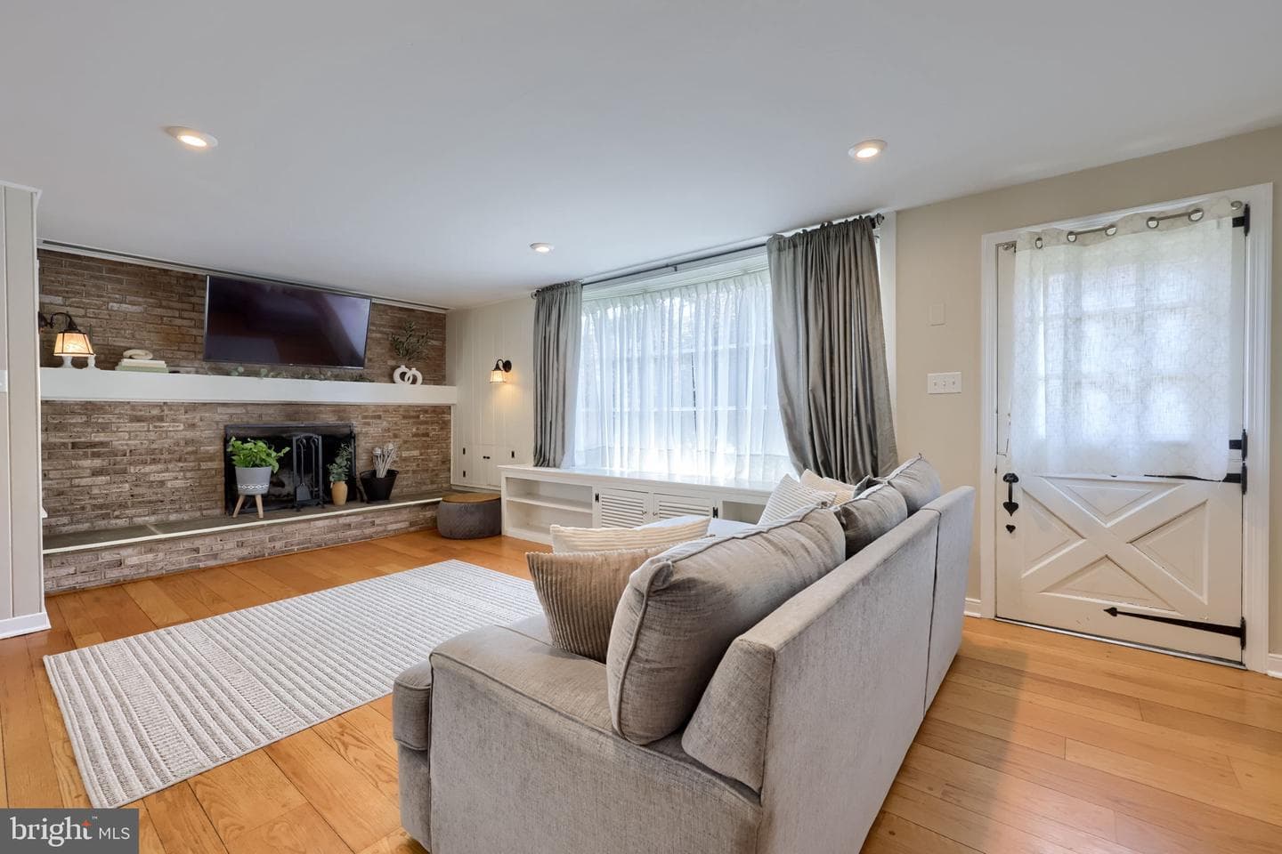 201 W Frederick Street photo 4