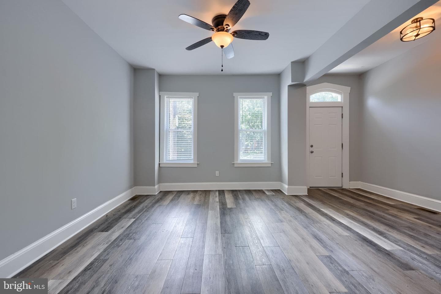 248 E Walnut Street photo 10