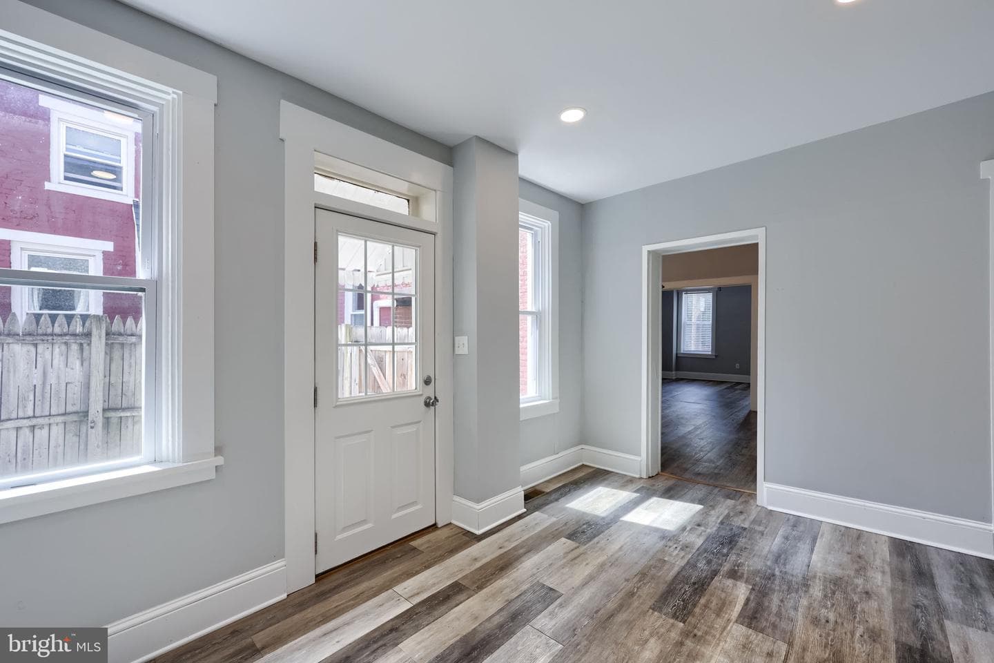 248 E Walnut Street photo 18