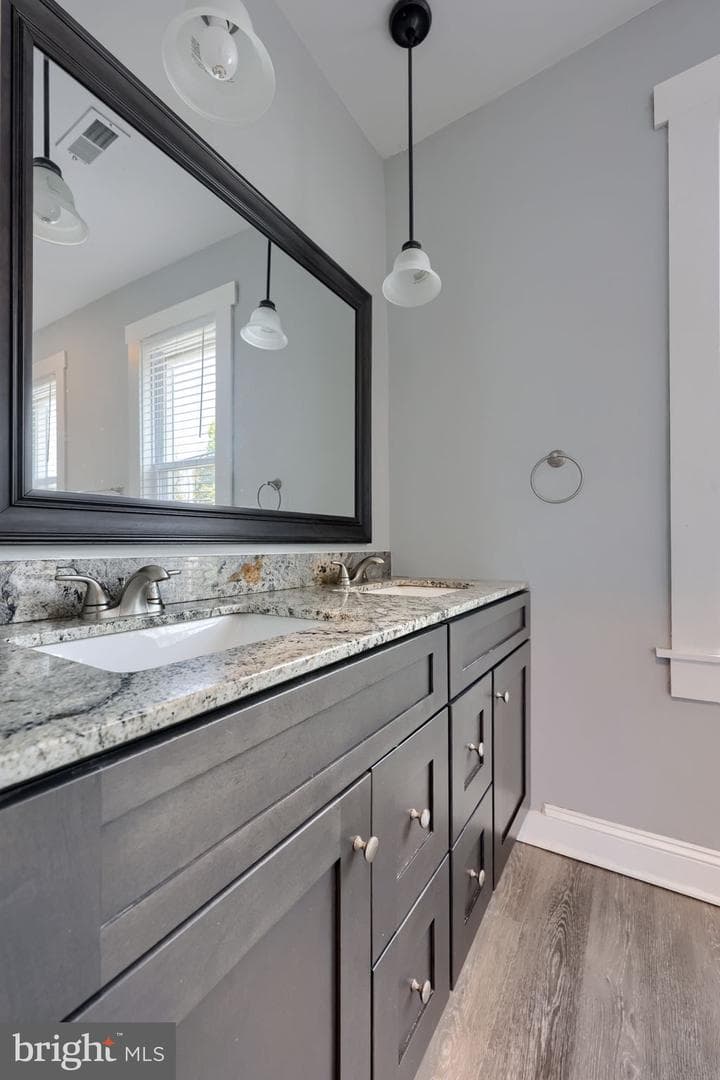 248 E Walnut Street photo 22