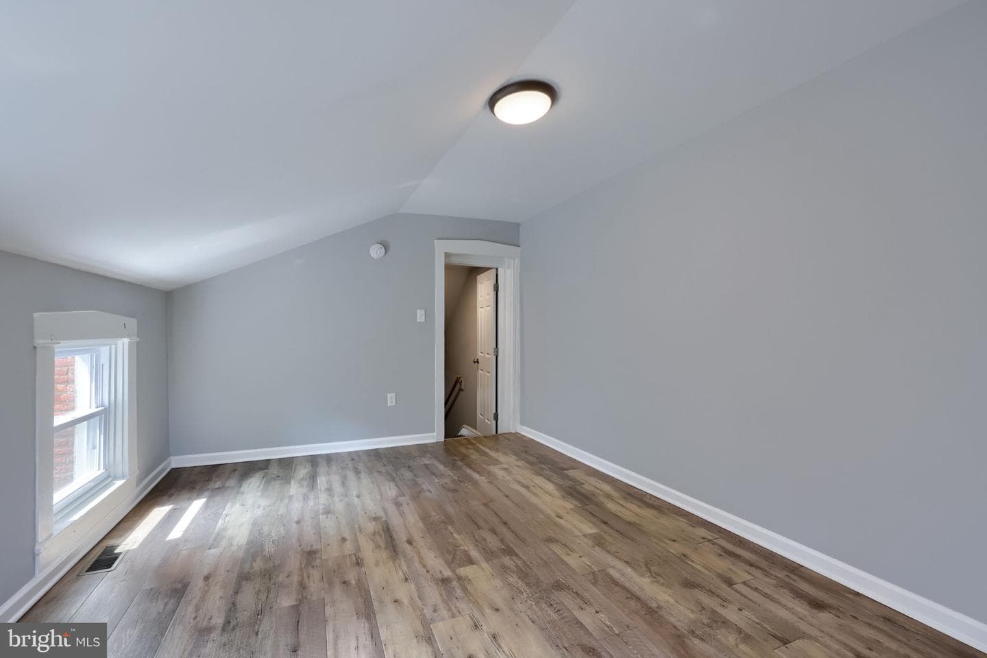 248 E Walnut Street photo 25