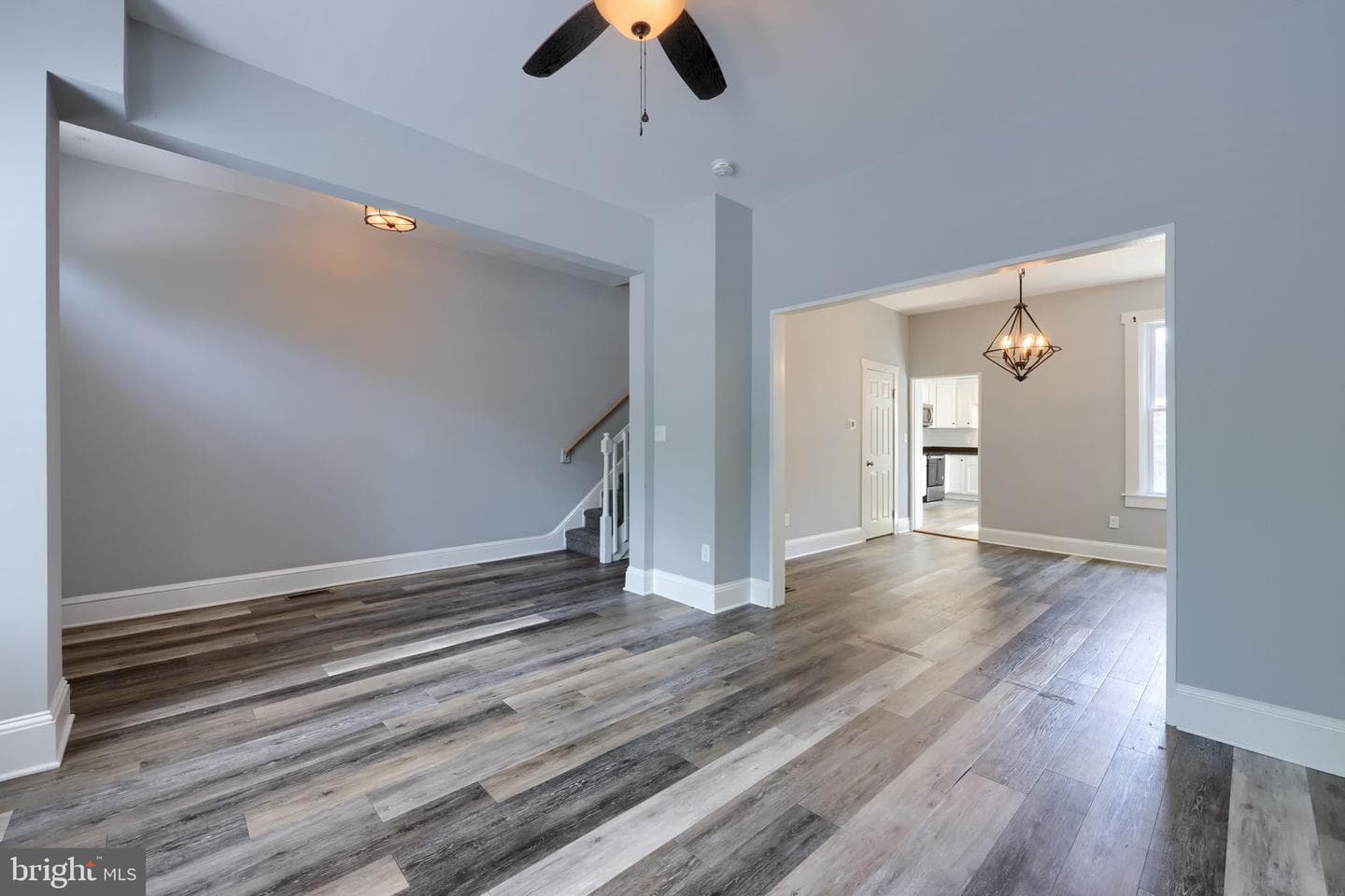 248 E Walnut Street photo 8