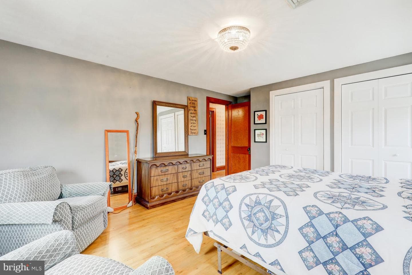 15 N Custer Avenue photo 40