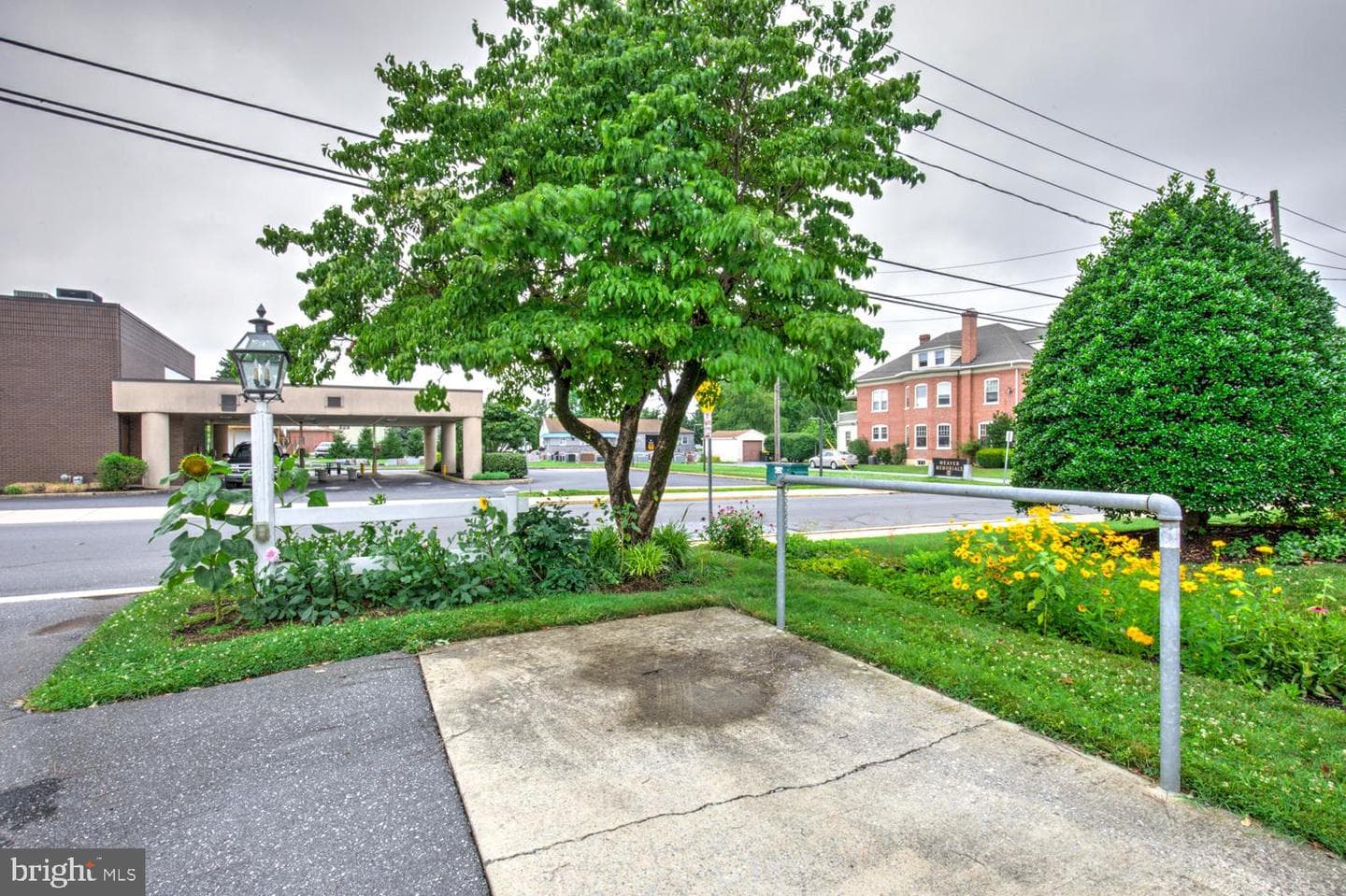 15 N Custer Avenue photo 5