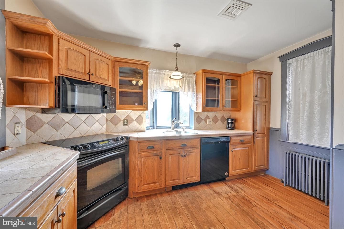 101 Miller Street photo 16