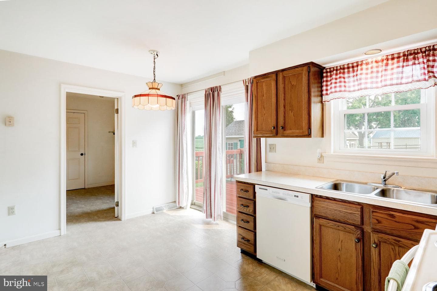 205 Walnut Lane photo 17