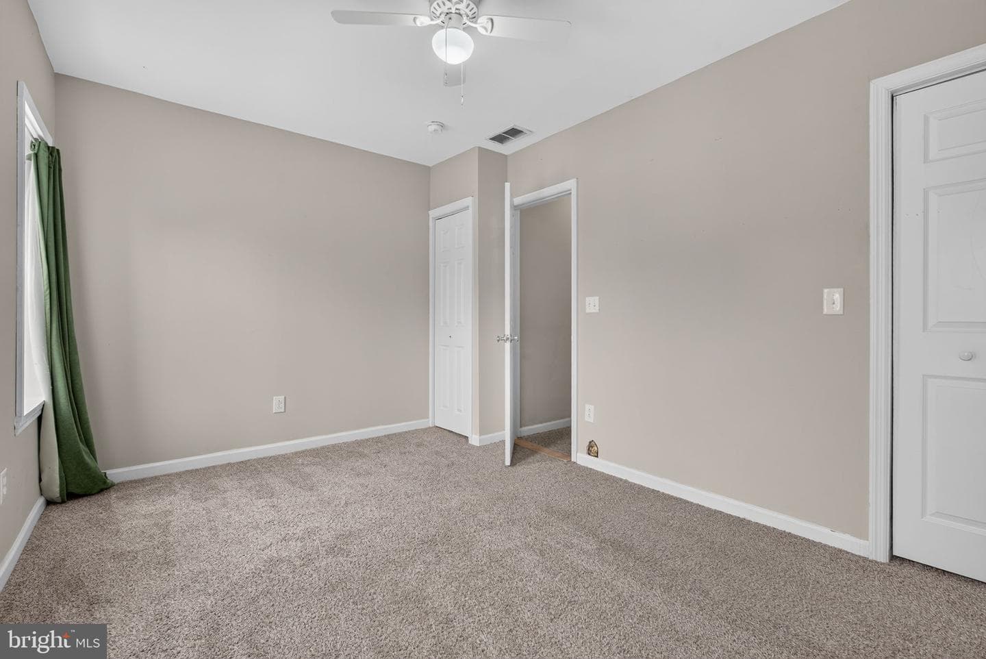 539 Woodward Street photo 17