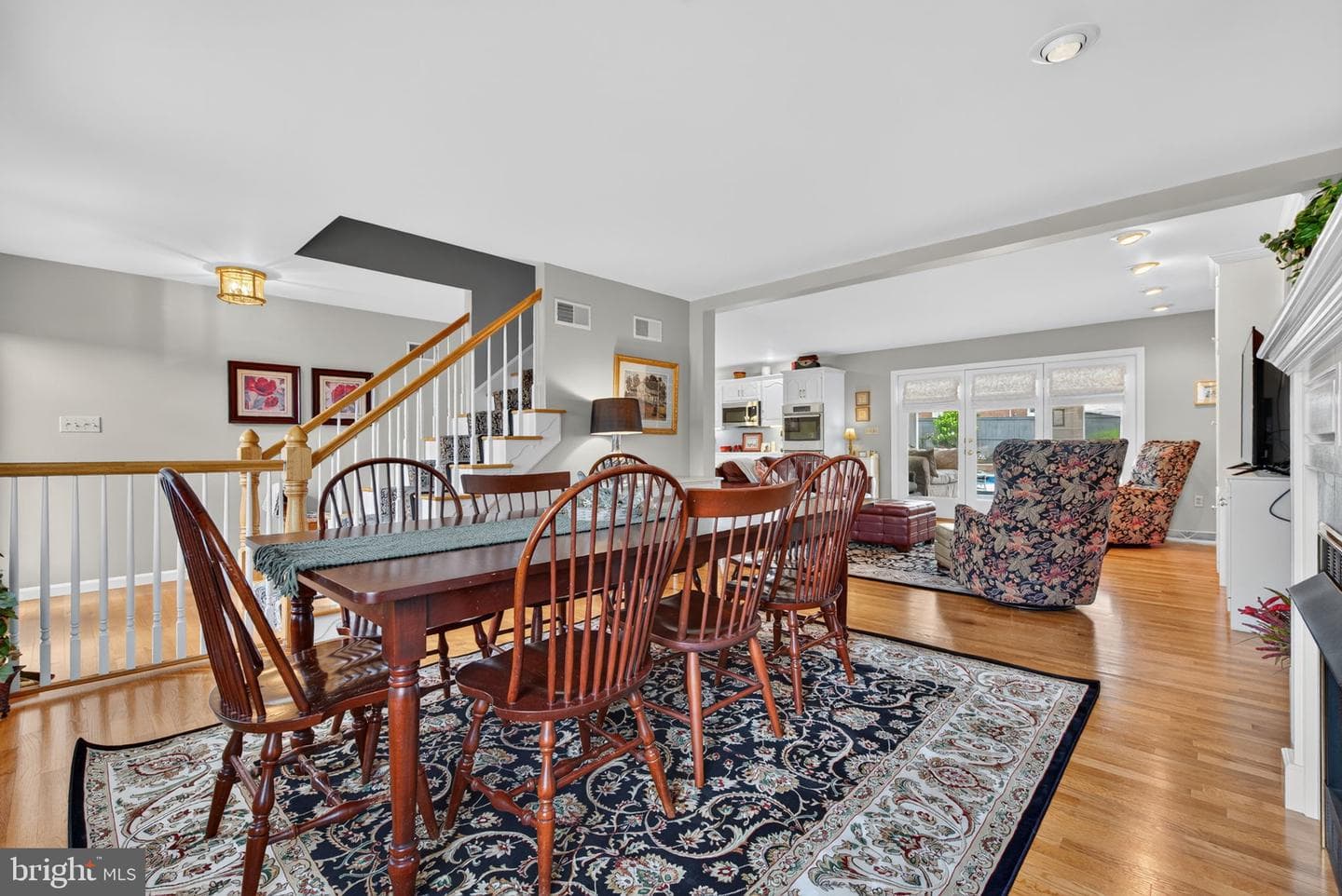 695 Sue Drive photo 12