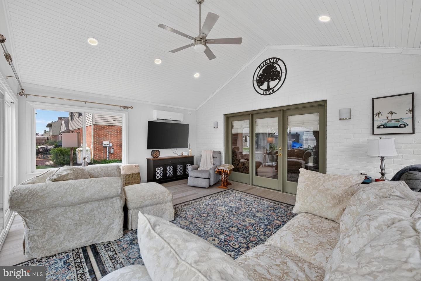 695 Sue Drive photo 25