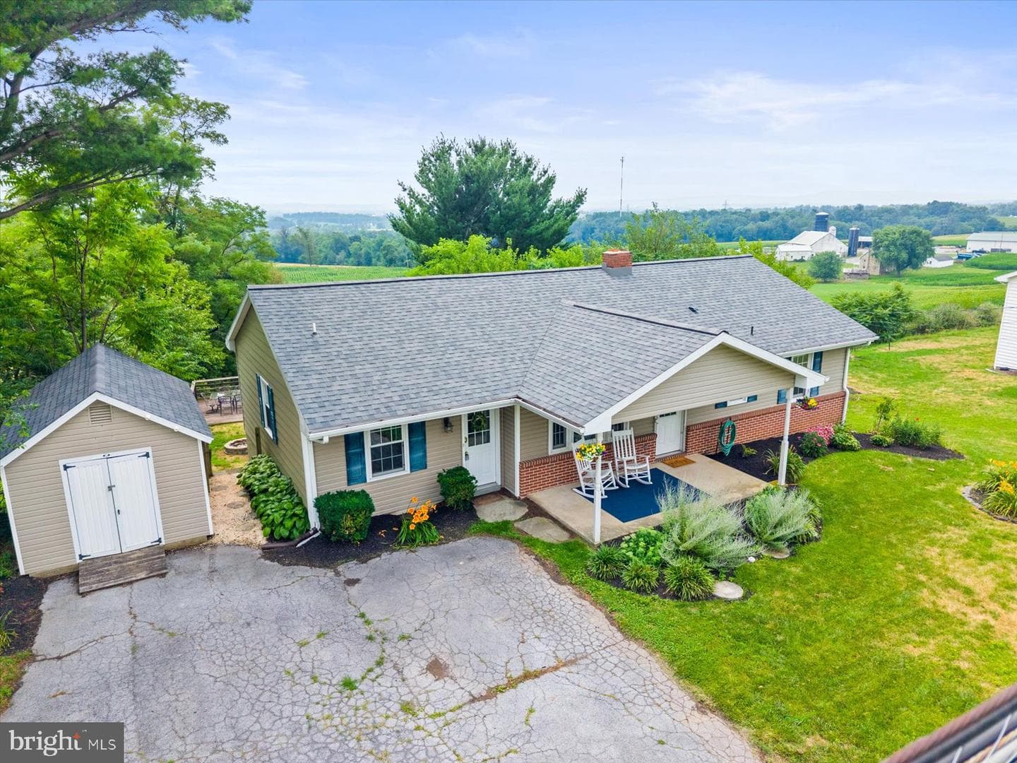 1562 Ridge Road photo 3