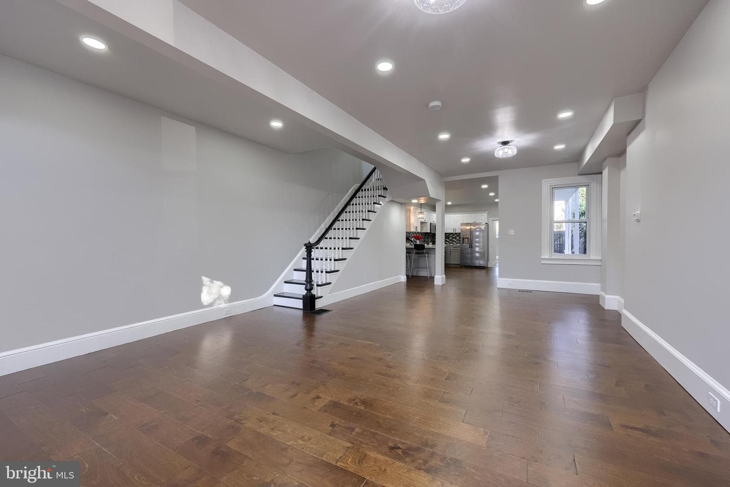 657 W Orange Street photo 8