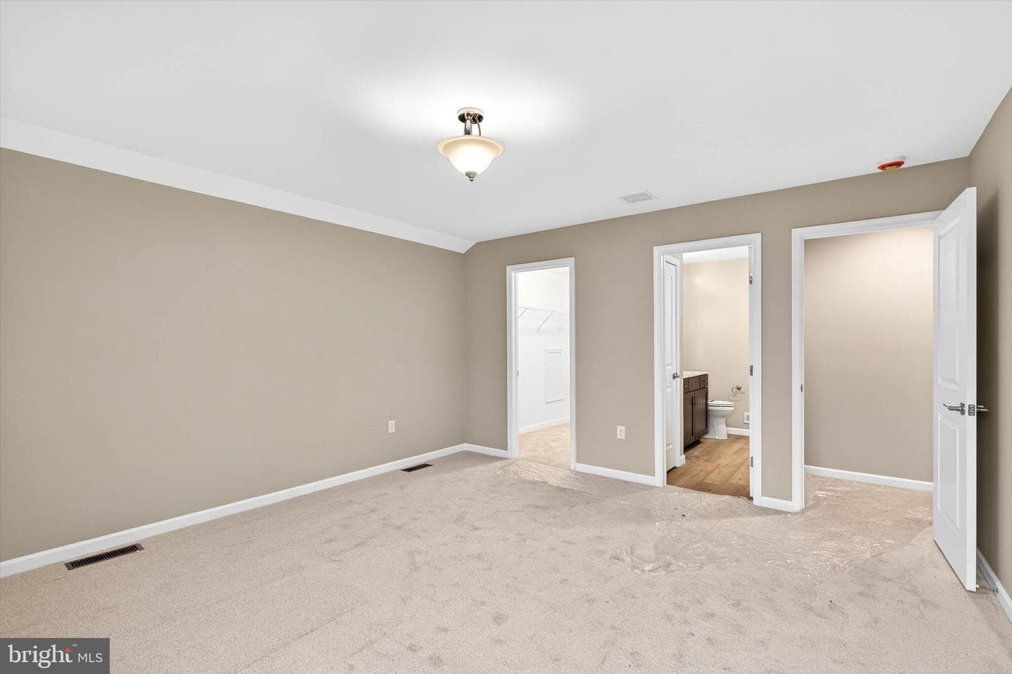 106 Hillard Field photo 34
