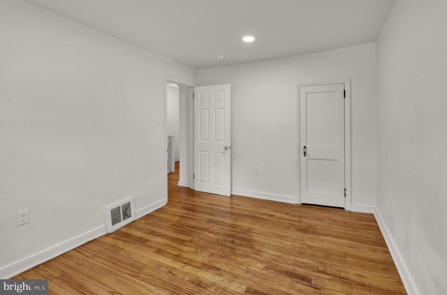 343 S Marshall Street photo 13