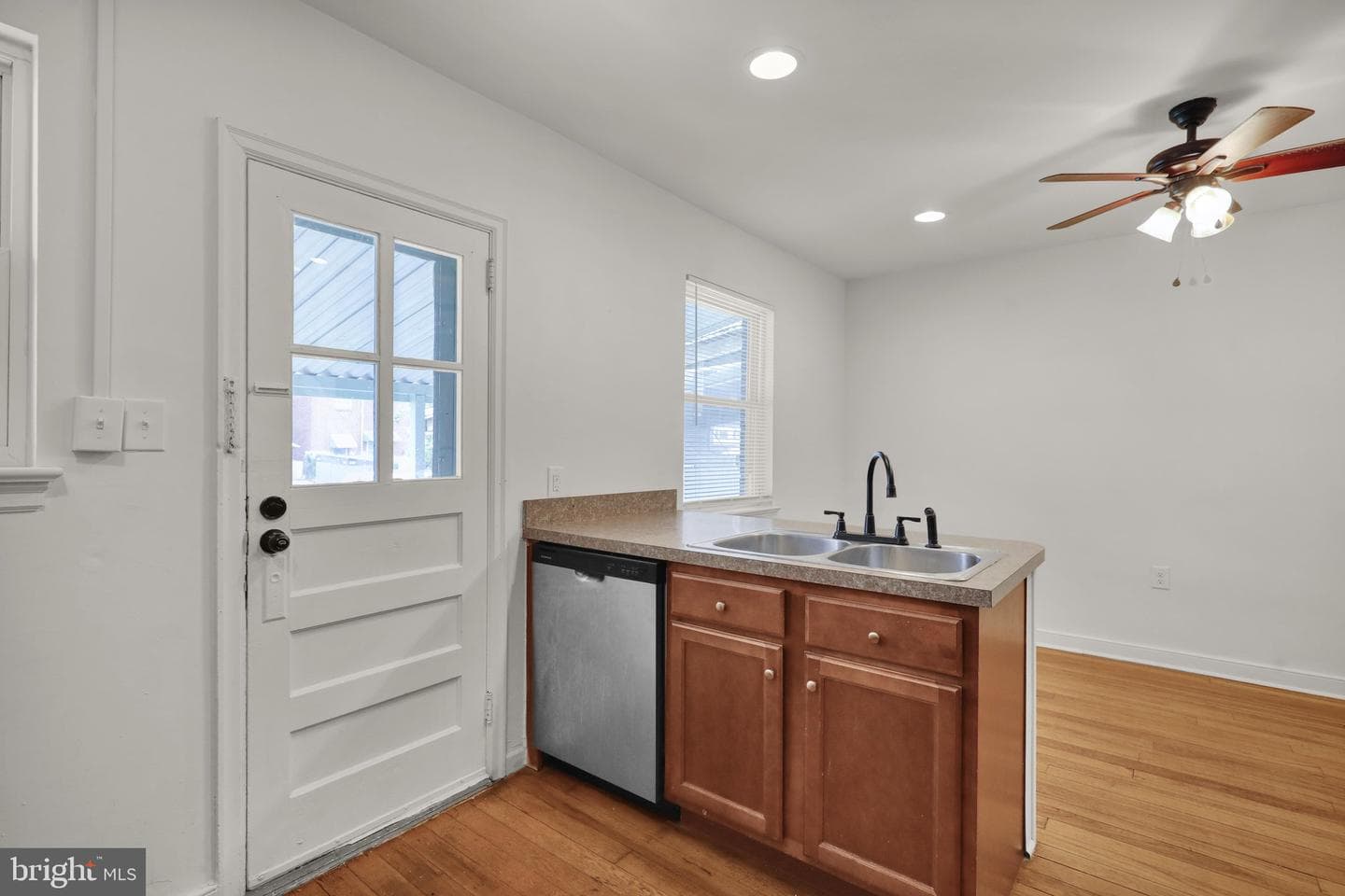 343 S Marshall Street photo 6