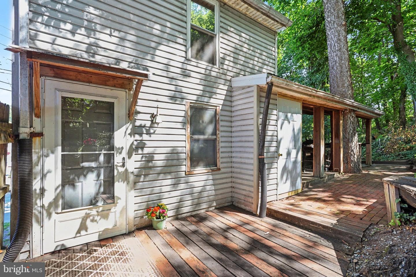 318 Linden Street photo 29