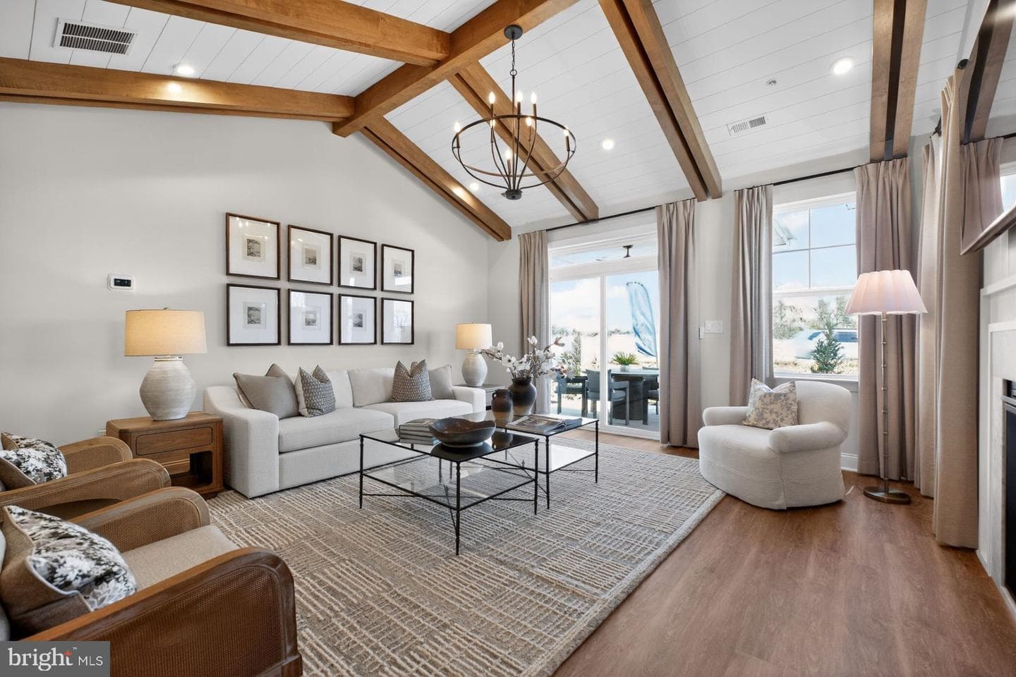 1 Grantartur #taylor Court photo 24