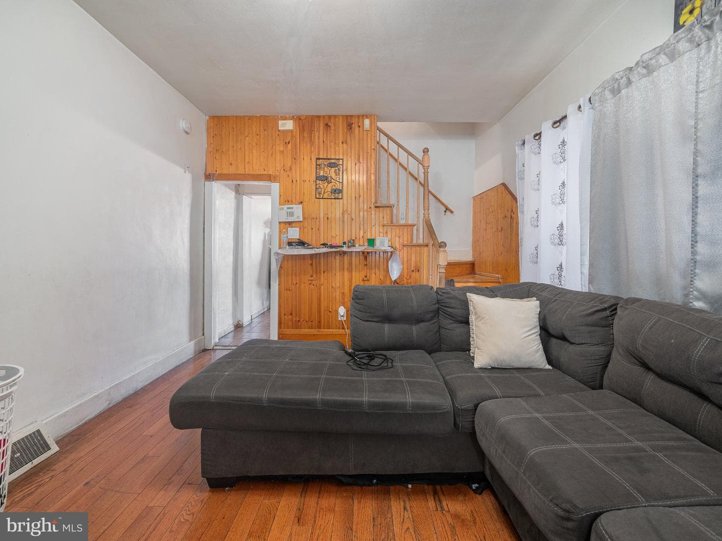 719 W Whitehall Street photo 6