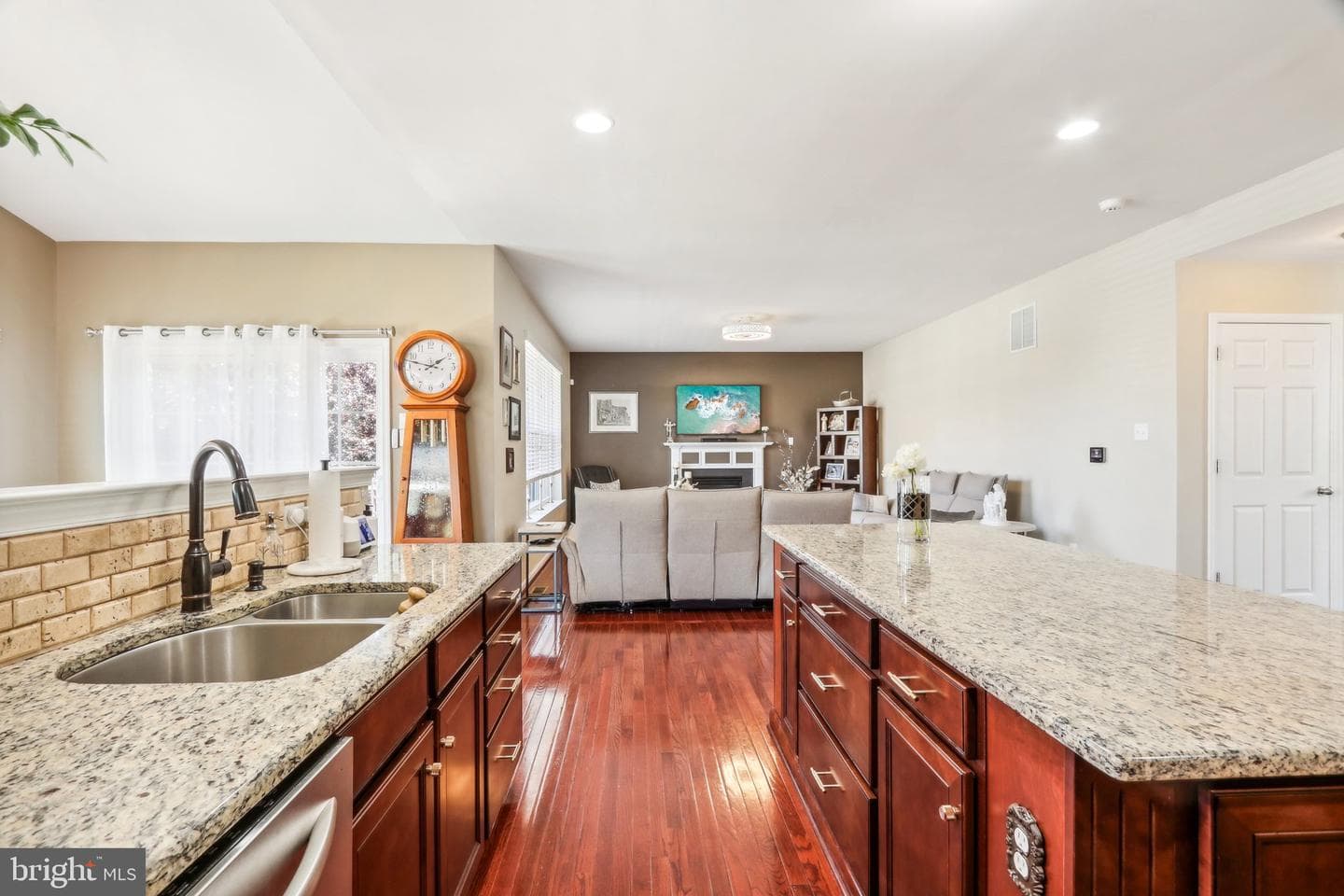 955 Yorkshire Drive photo 9