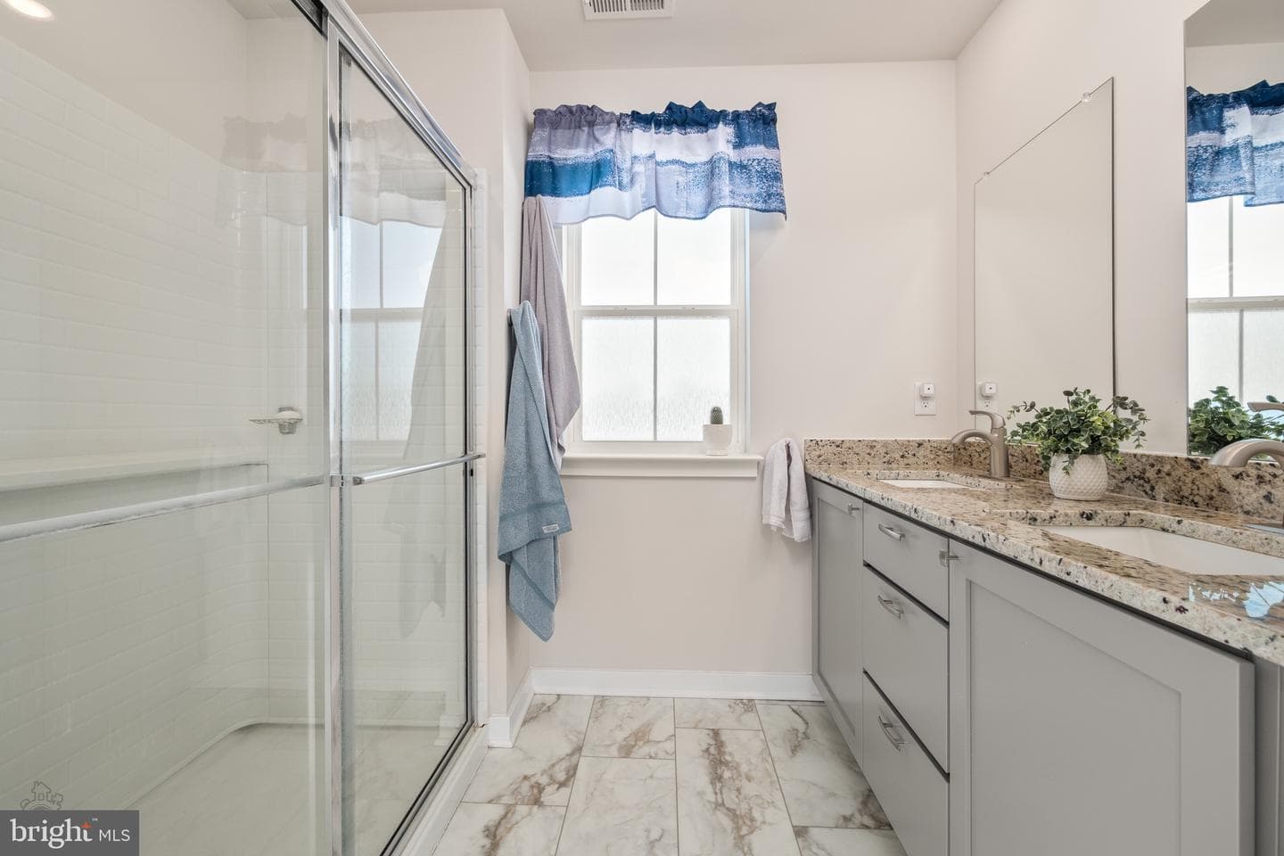 7592 Clayton Avenue photo 22