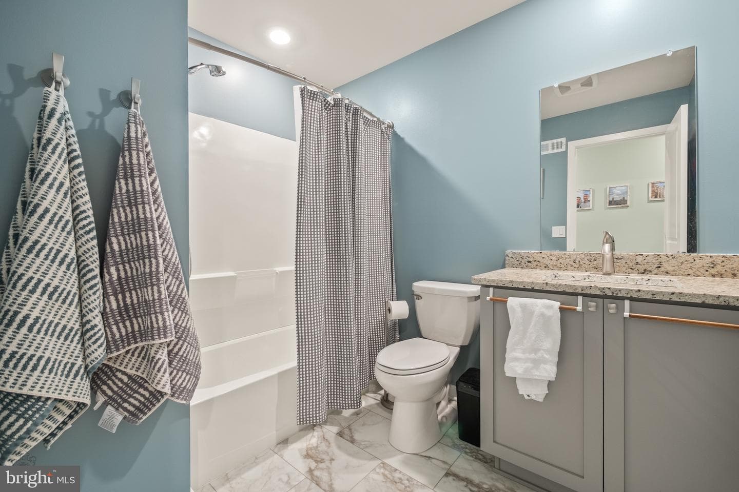 7592 Clayton Avenue photo 24