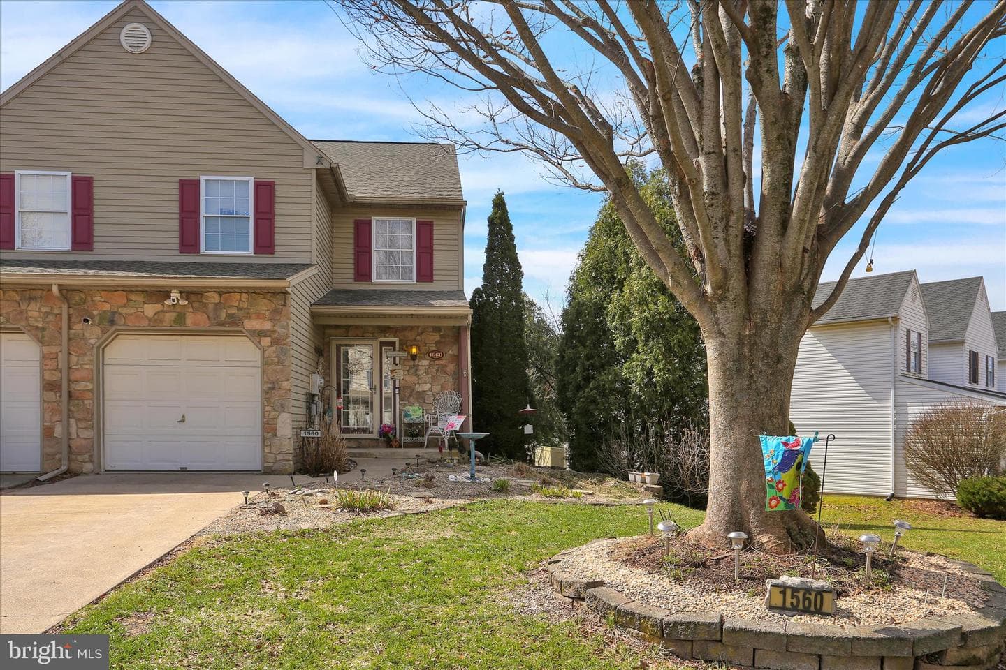 1560 Pinewind Drive photo 2