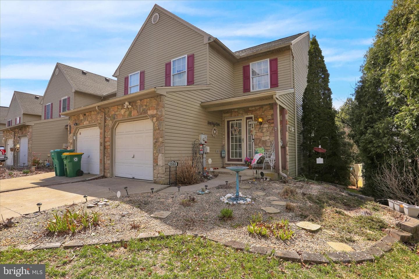 1560 Pinewind Drive photo 3