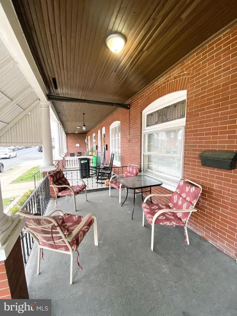 1217 W Allen Street photo 3