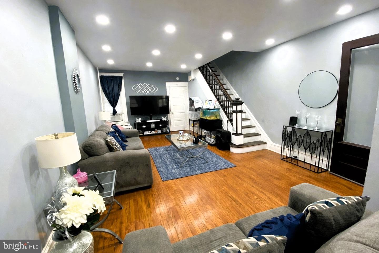 1217 W Allen Street photo 4
