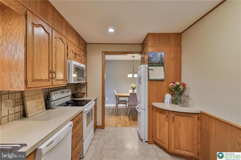 2982 Magnolia Circle photo 10