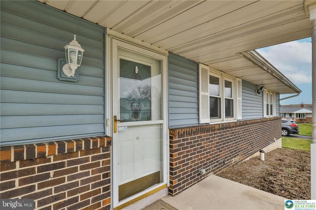 2982 Magnolia Circle photo 3
