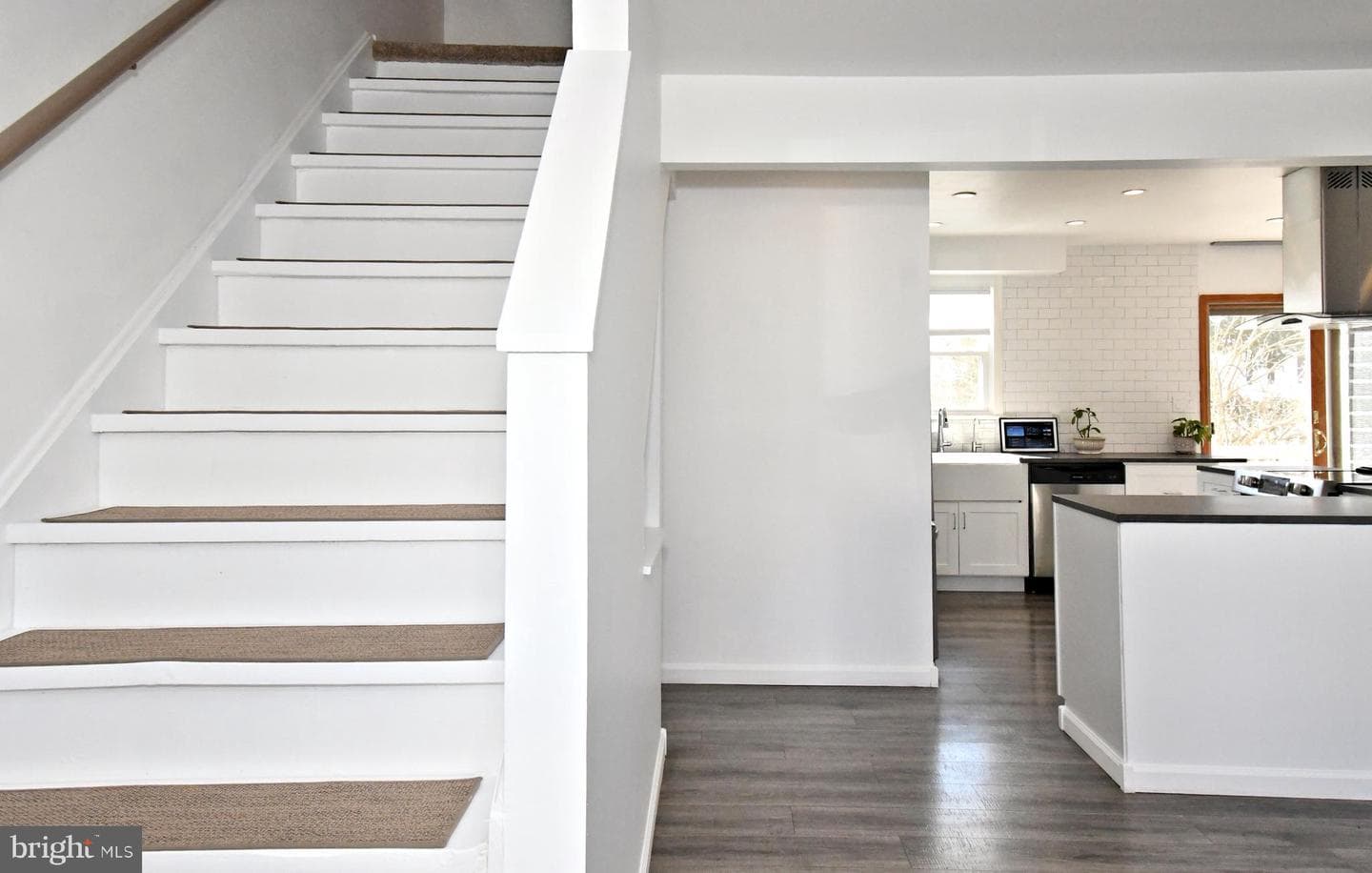 742 Walnut Street photo 3