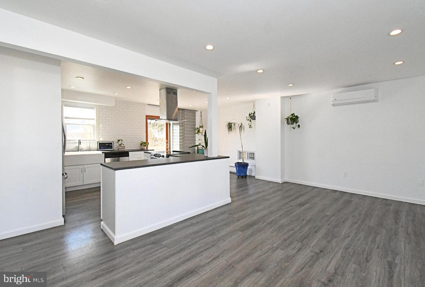 742 Walnut Street photo 4
